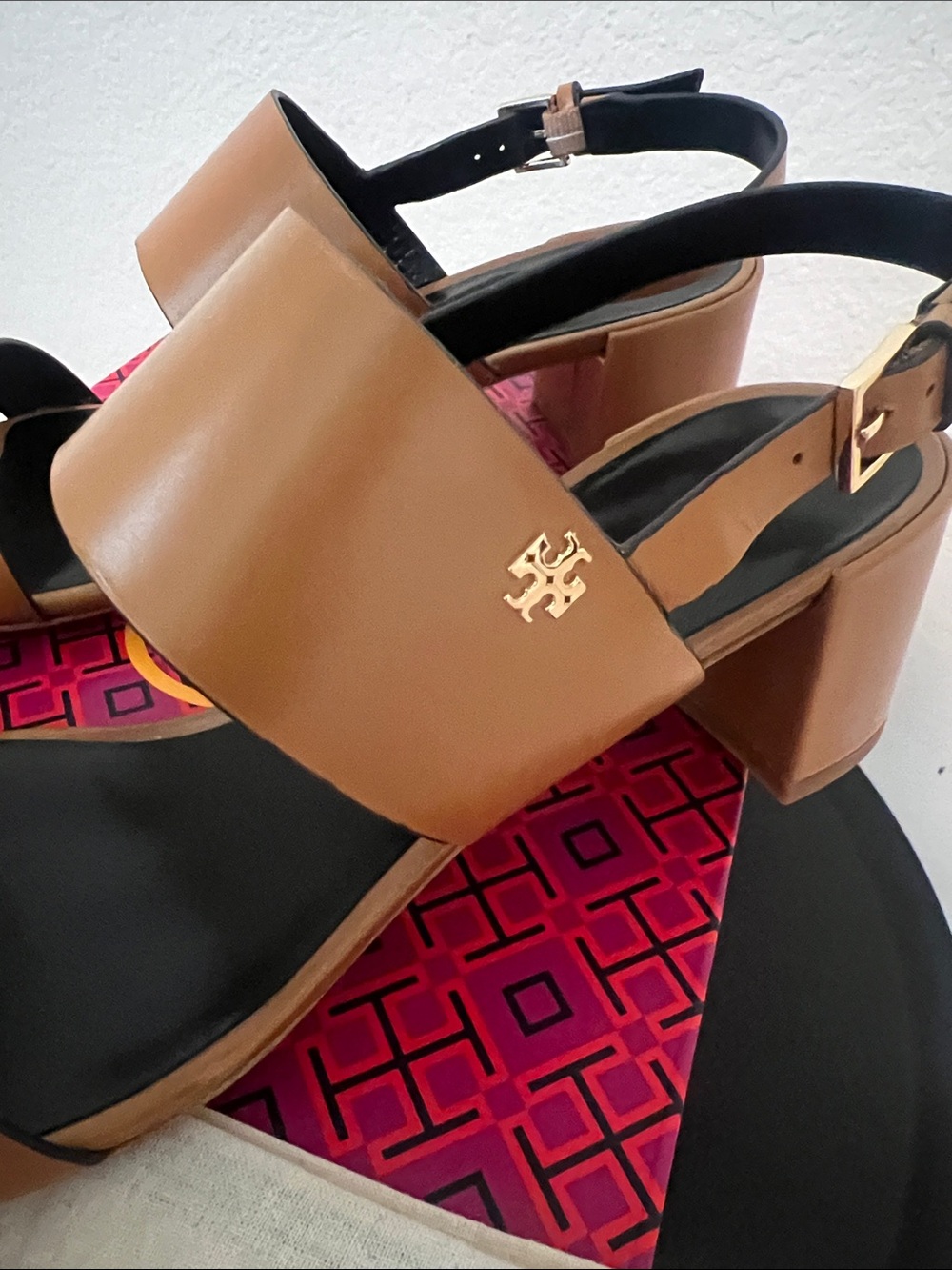 Tory Burch Double T Heel Sandals 50mm Caramel Corn/Perfect Black Size 9 NIB - Picture 9 of 11